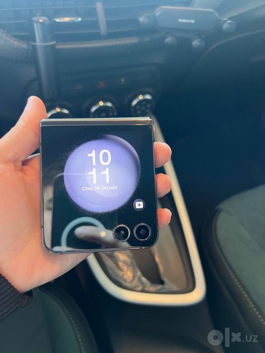 Samsung Galaxy Z Flip 5 идеальное состояние