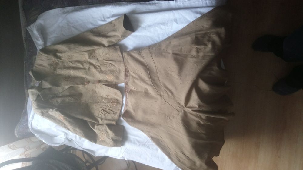 Дамски костюм   .