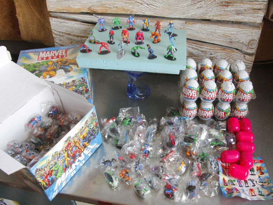 MARVEL 2008 Киндер Сюрприз фигурки Пълна серия шоколадови яйца 18 бр.