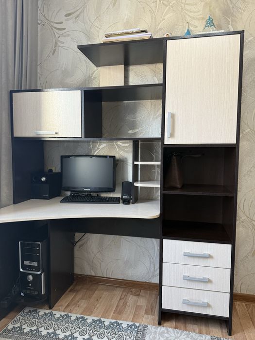 Продам компьютерный столик