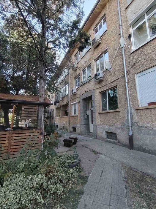 Обзаведен апартемент в Долна Митрополия !