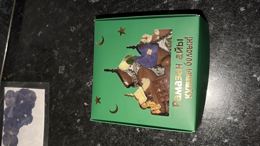 Продам коробки от 100тг