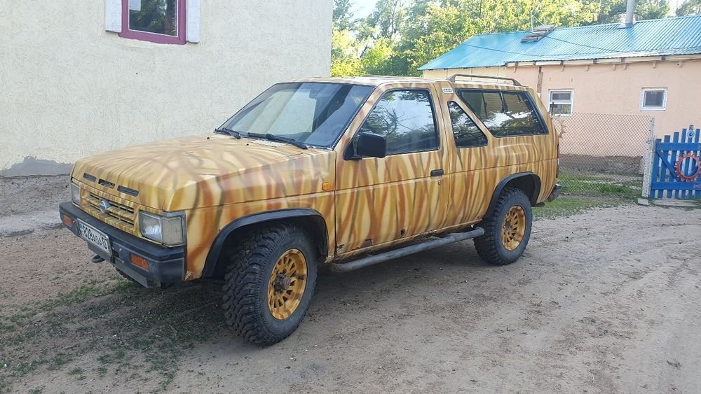 Внедорожник Nissan Terrano 1