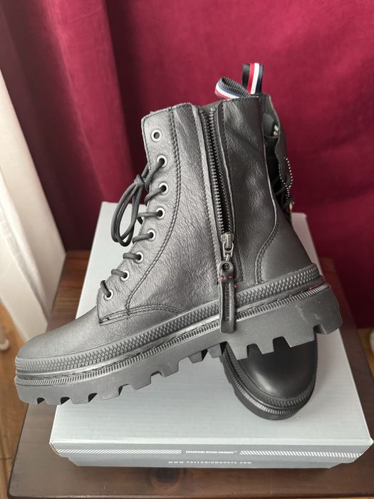 Ghete Palladium - piele - noi cu eticheta