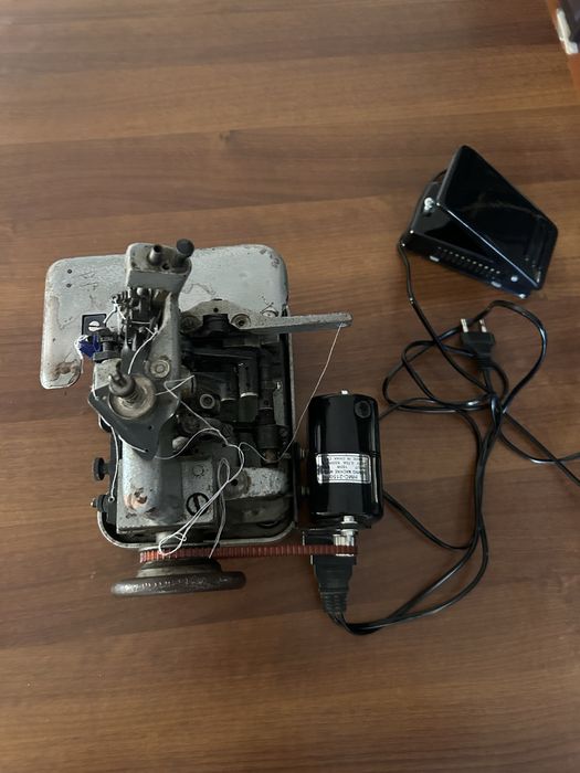 Оверлок трехниточный