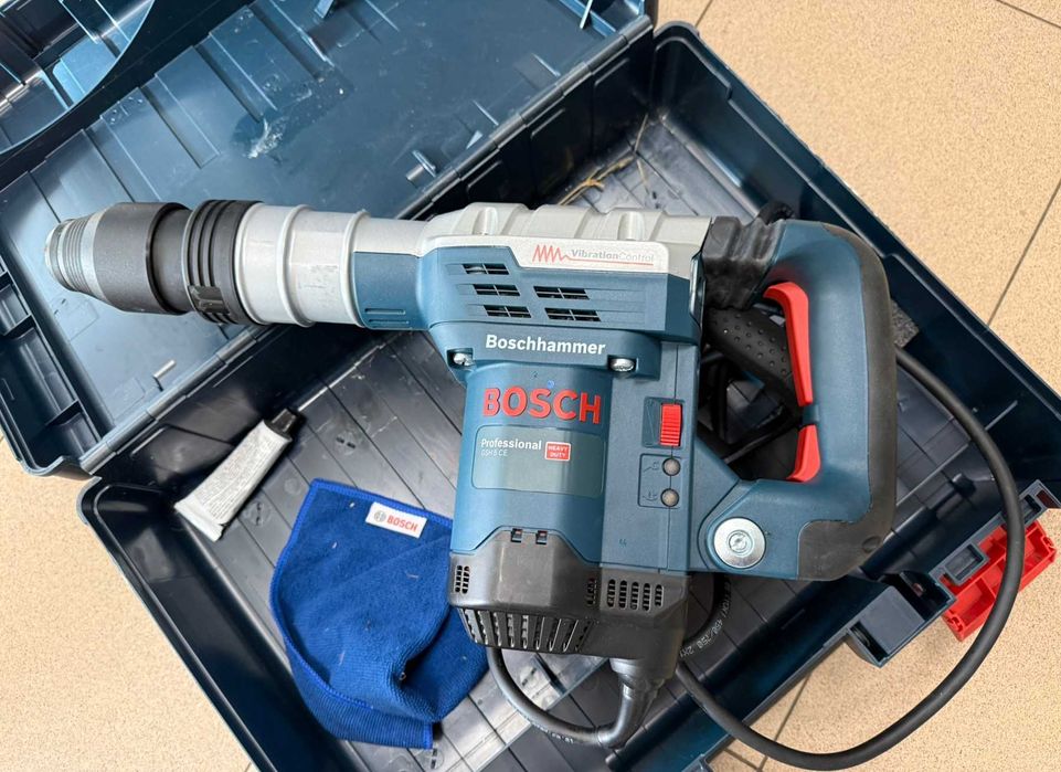 *** Перфектен *** Къртач Bosch Professional GSH 5 CE