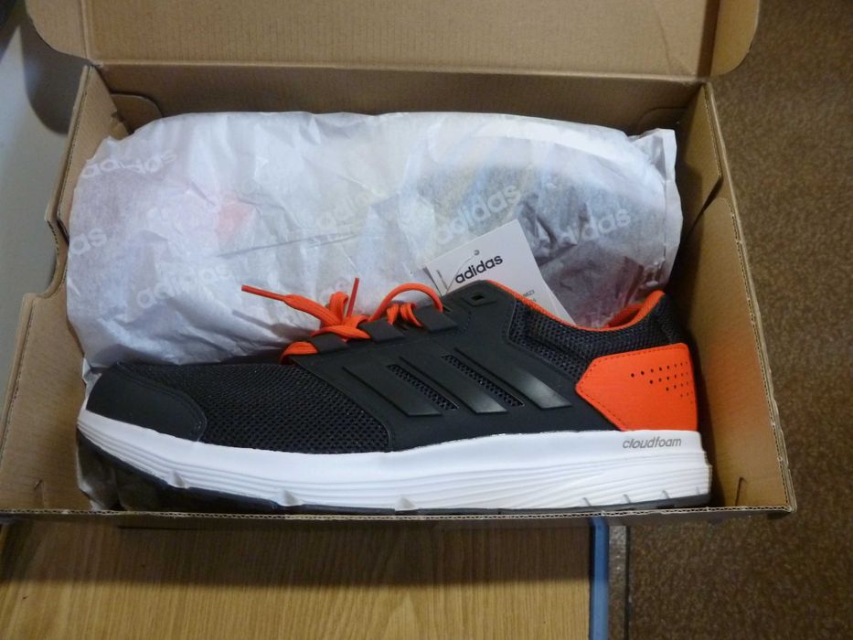 Adidas - нови оригинални маратонки №46