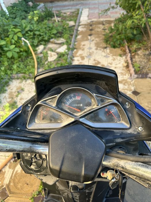 Продам макси макси мопед