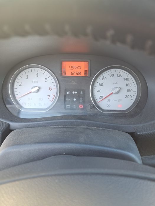 Vand Dacia Sandero 2008 benzina 1.6 mpi