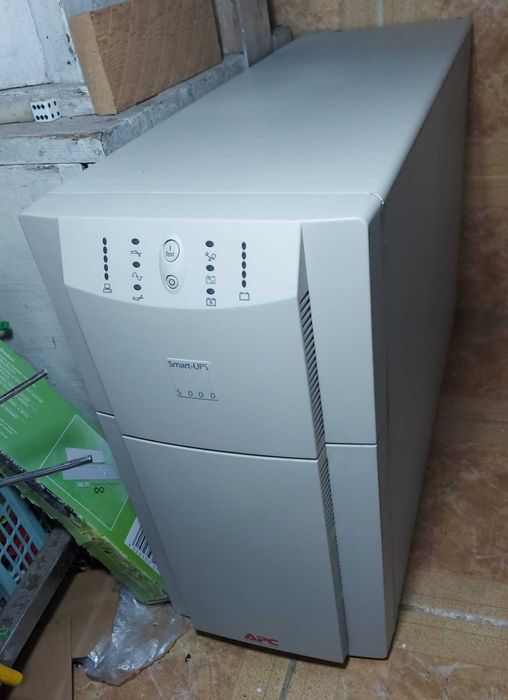 UPS monofazice mari 5-16kVA APC, Socomec, Aros, Artronic - total 13 modele (americane, italiene) majoritate ONLINE dubla conversie, intre 1250-9500RON