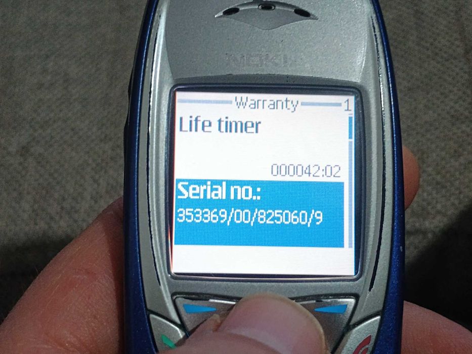 Nokia 6100 един собственик със зарядно