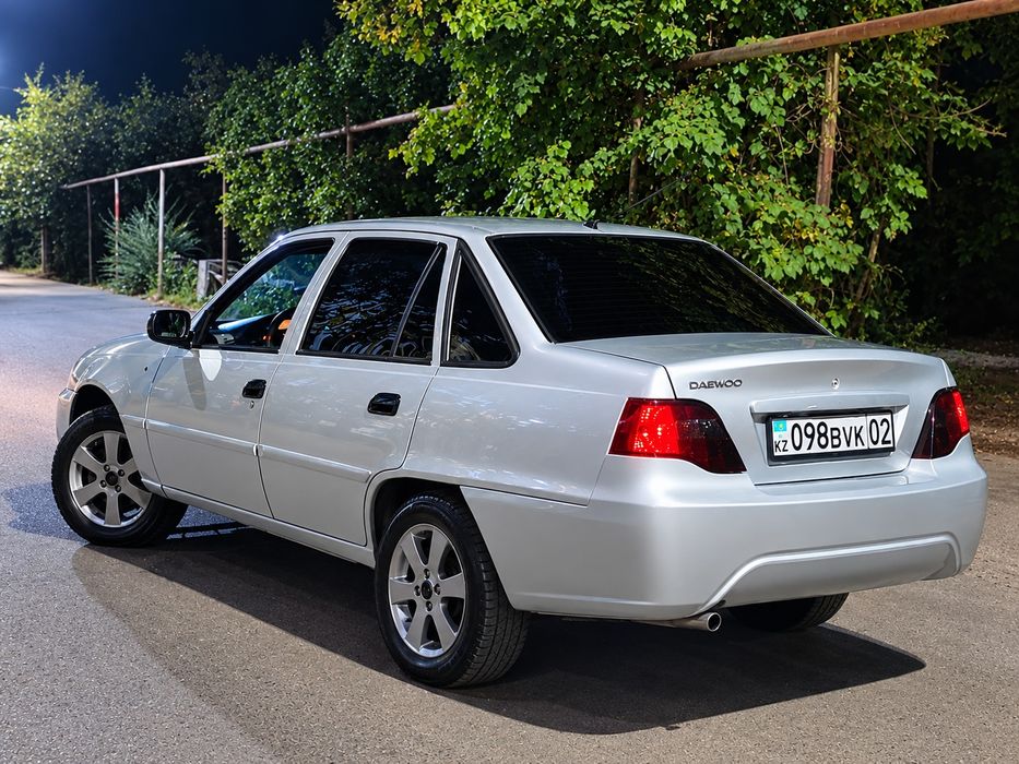 Daewoo Nexia 2008 — 1.6 бензин