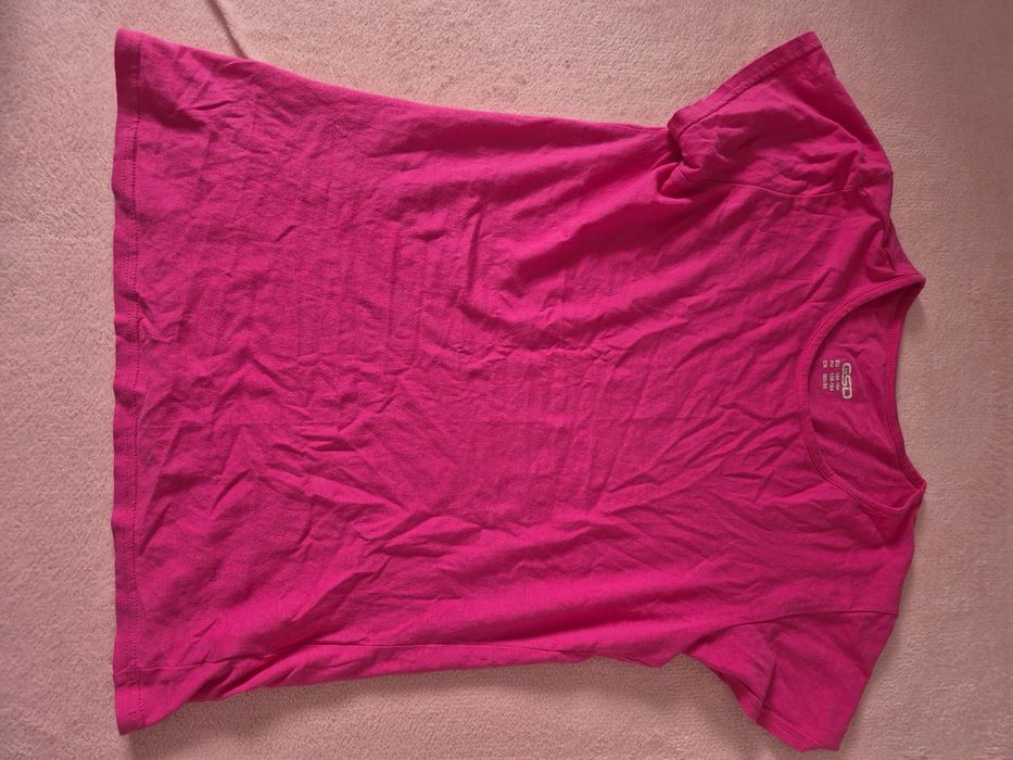 футболки, цена за одну.