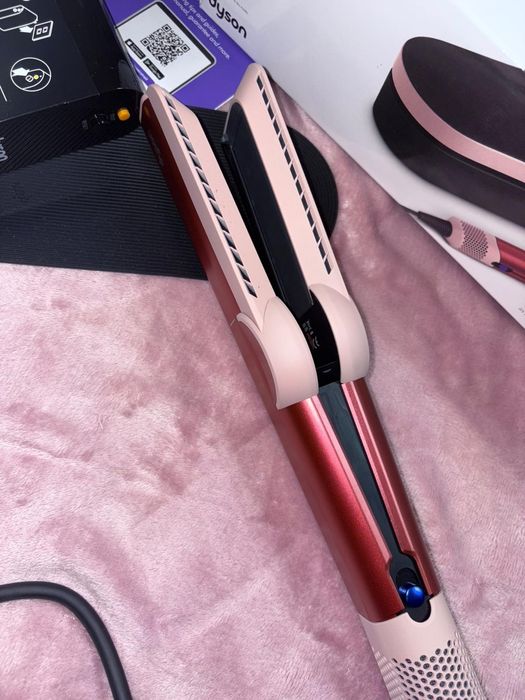 Placa de indreptat părul Dyson Airstrait Nouă