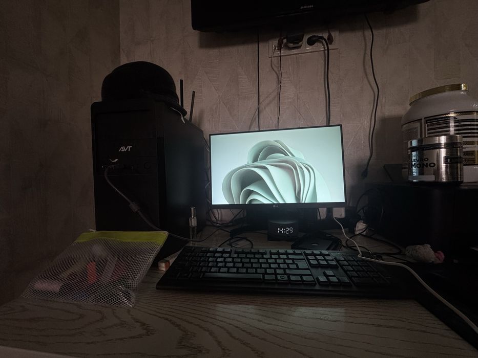 Продаёться настольный компютер только для работы без видеокарты