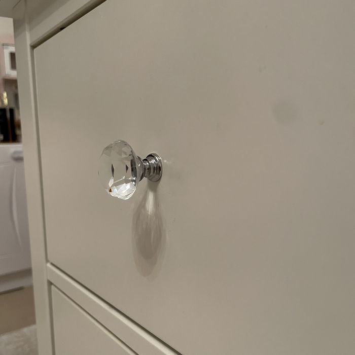 2 noptiere HEMNES din MDF , cu două sertare 54x66 cm