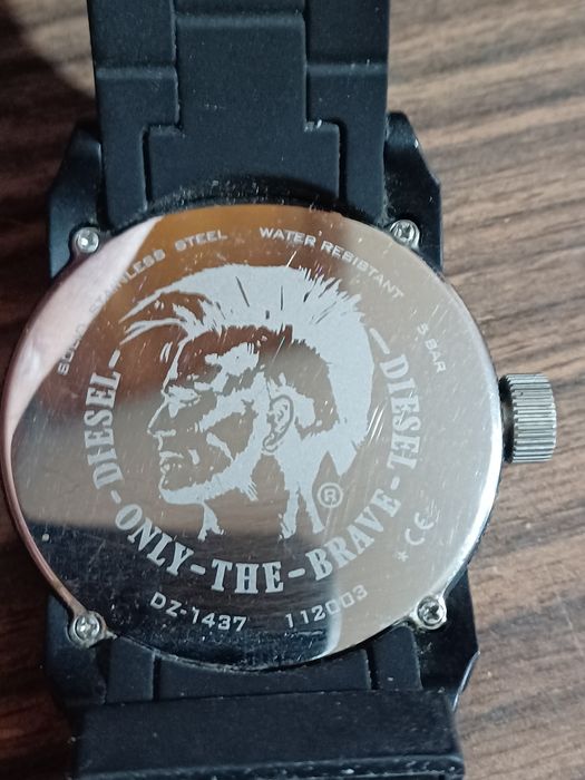 Ceas Diesel in cutie