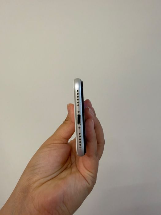 Iphone SE 2020 года