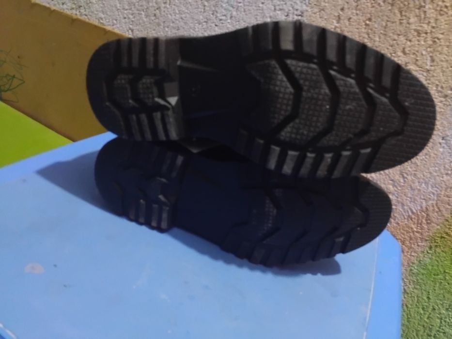 Боти кожени черни