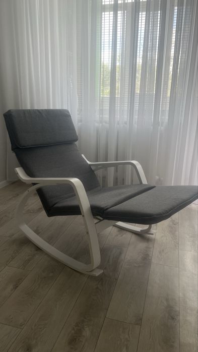 Кресло качалка с подножкой