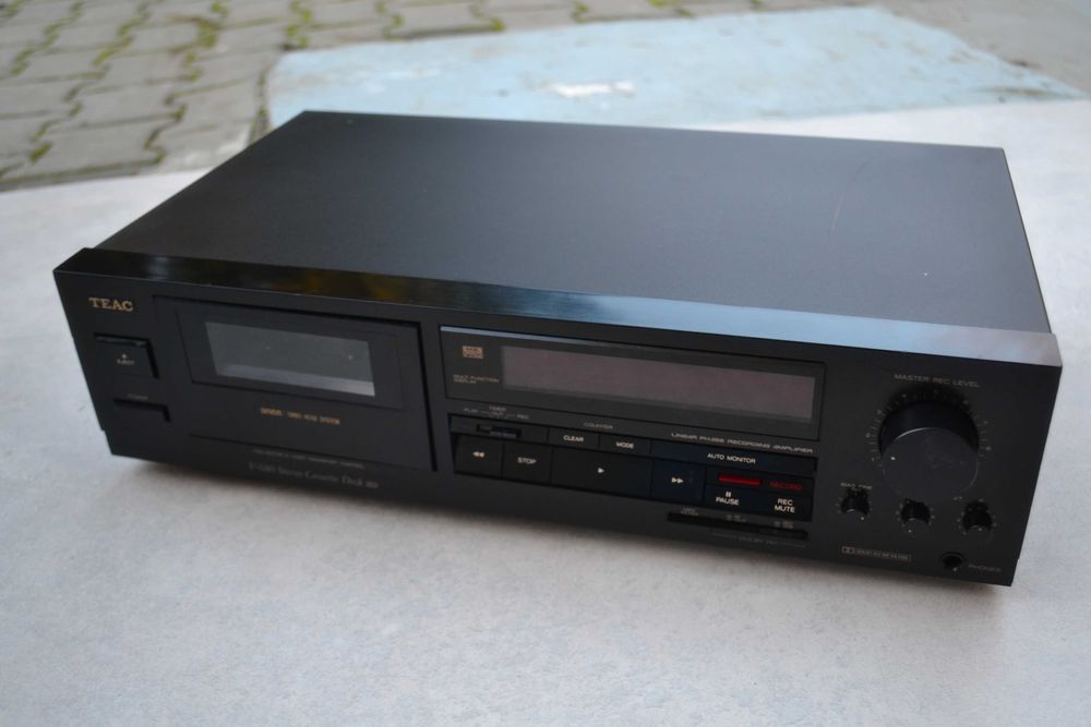 Deck Teac model  V 680