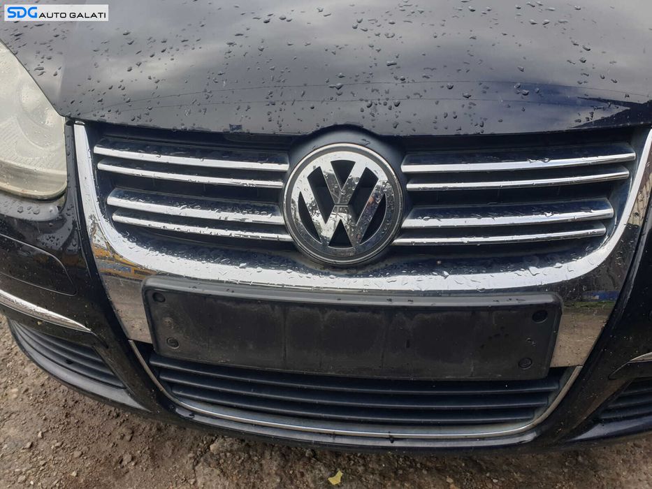 Bara Spoiler Fata Completa cu Grila cu Emblema Volkswagen Golf 5 Break Combi 2004 - 2008 Culoare LC9X [LC0802]