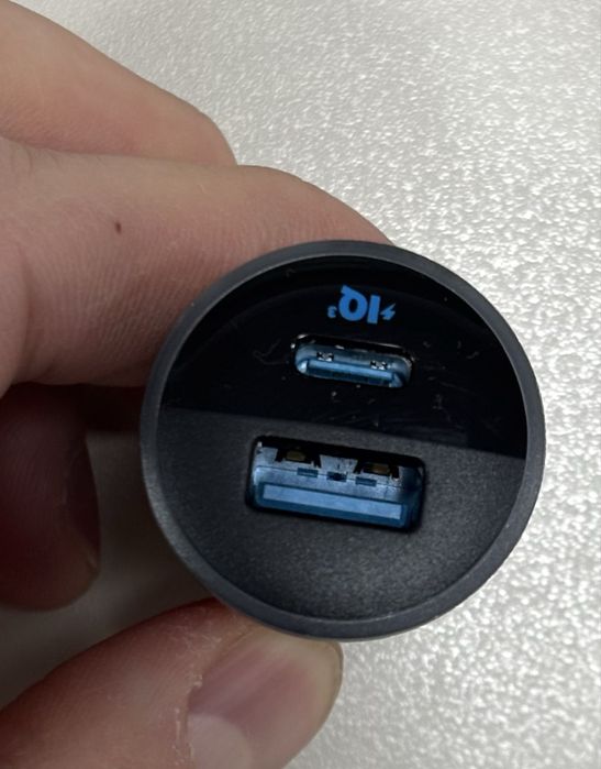 Incarcator Wireless Quadlock + adaptor priza + adaptor auto
