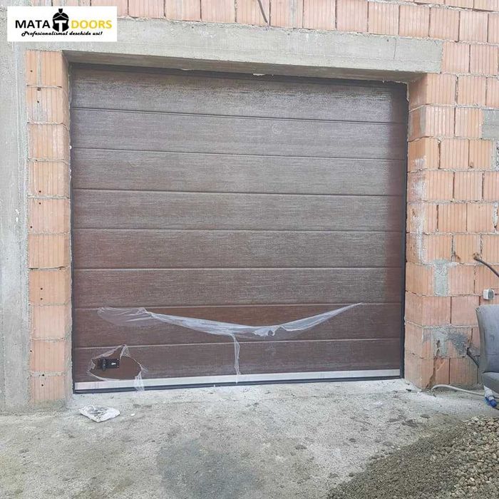 Usi sectionale,usi rezidentiale,usi garaj,usi industriale,usi hale