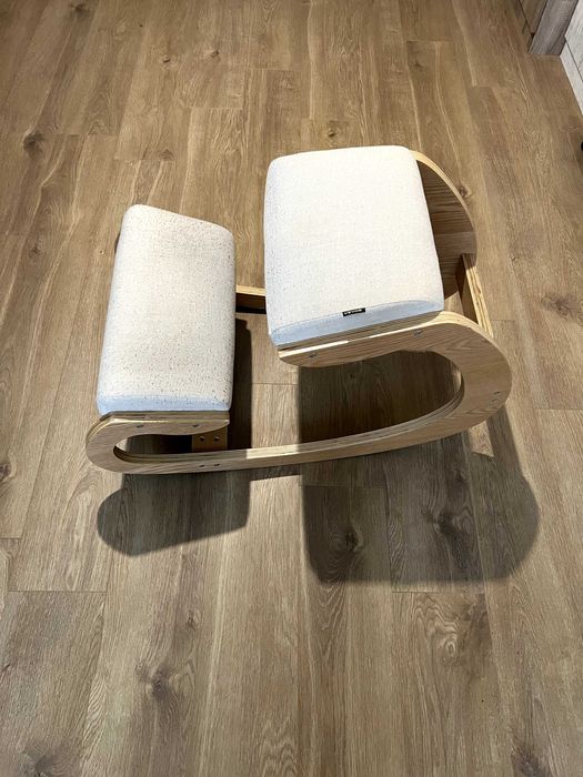 Стол за активно седене