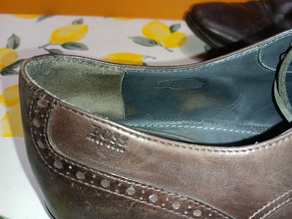 Hugo Boss N 44 кожени - 45 лв