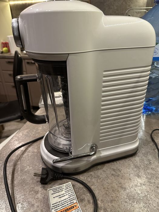 KitchenAid Magnetic Drive Blender