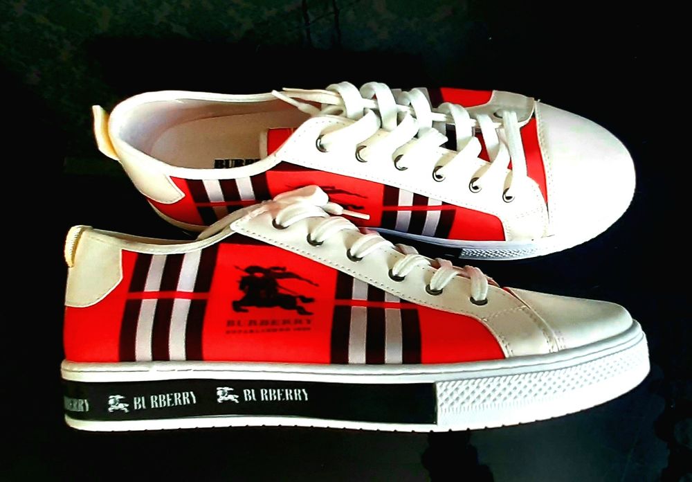 Продам крассовки,кеды