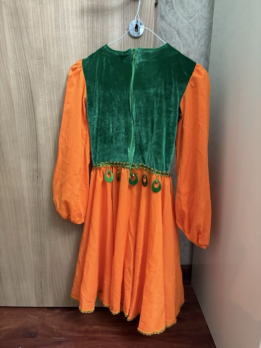 Продаю уйгурский костюм для девочки