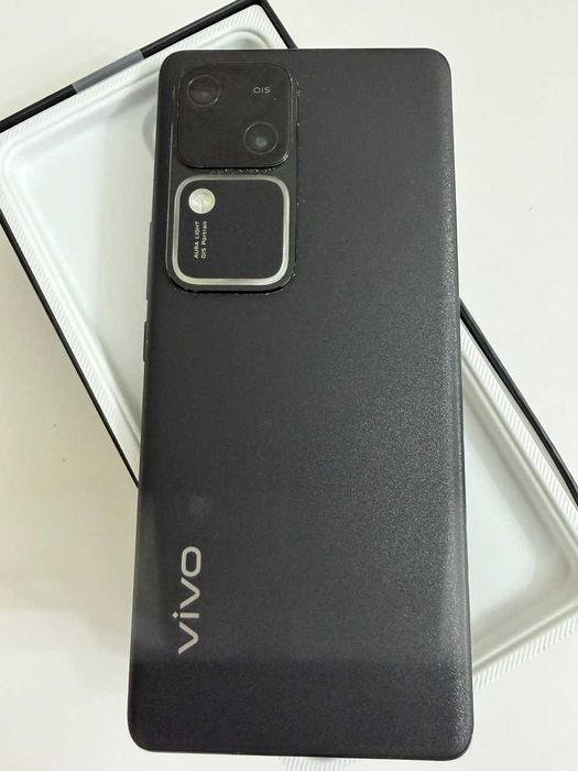 продается Vivo V30