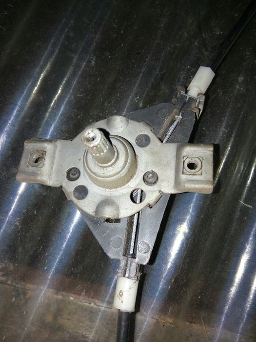 Macara geam Volkswagen Golf 2