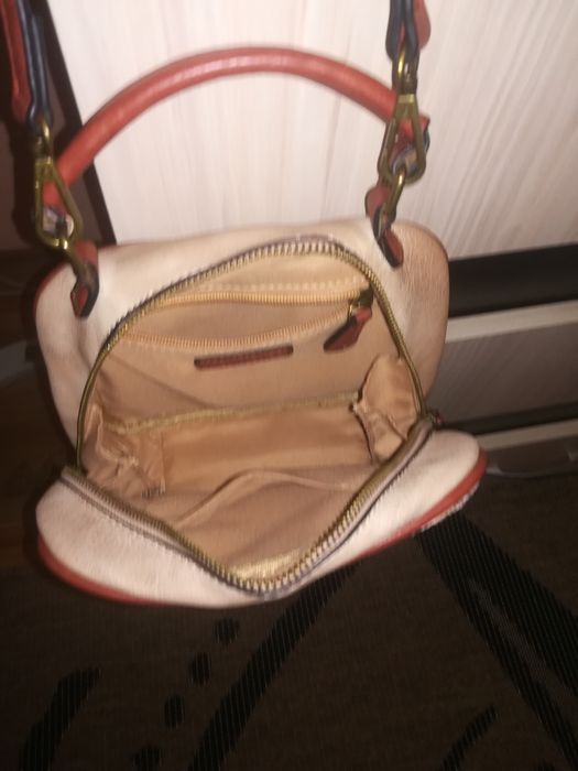 Малка спортно-елегантна чанта