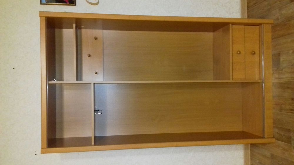 ПРОДАМ шкаф платяной с зеркалом