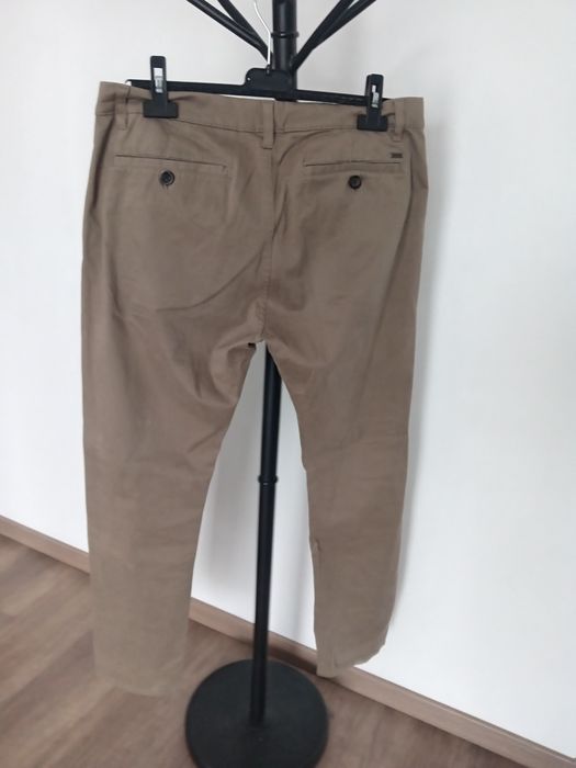 Vând pantaloni casual pt bărbați
