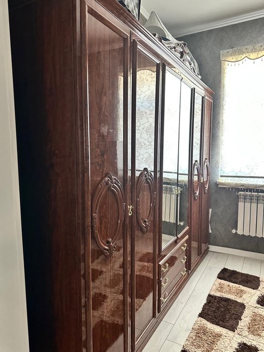 Продается спальный гарнитур