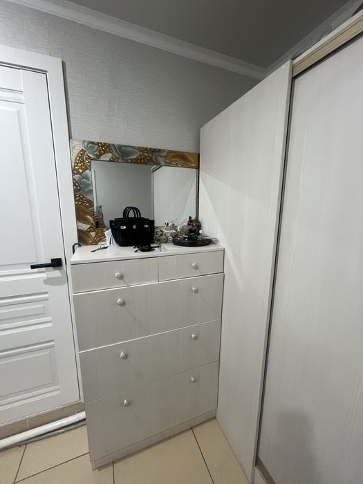 Продам шкаф в прихожую