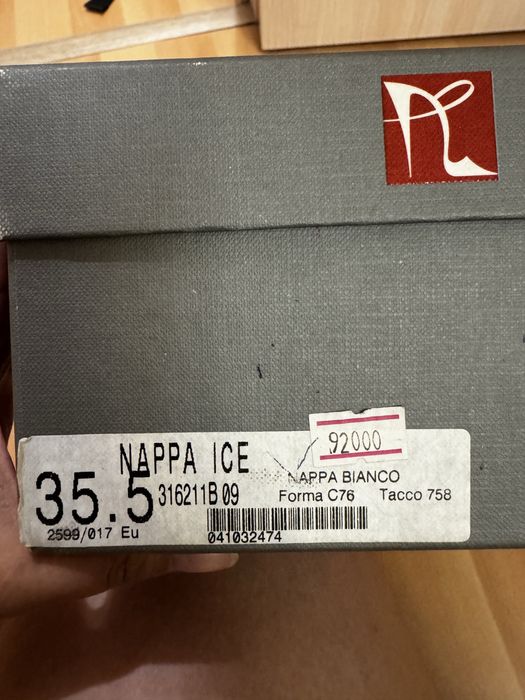 Продам женские туфли