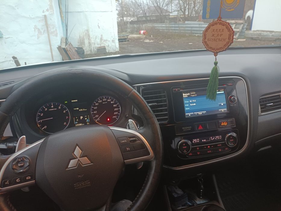 Мицубиси Оутландер