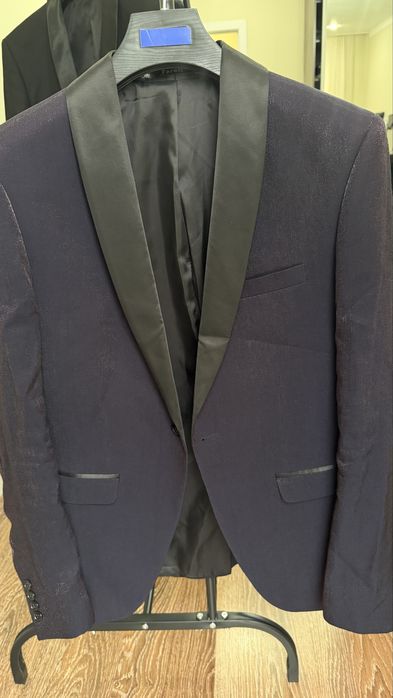 Мужские  костюмы