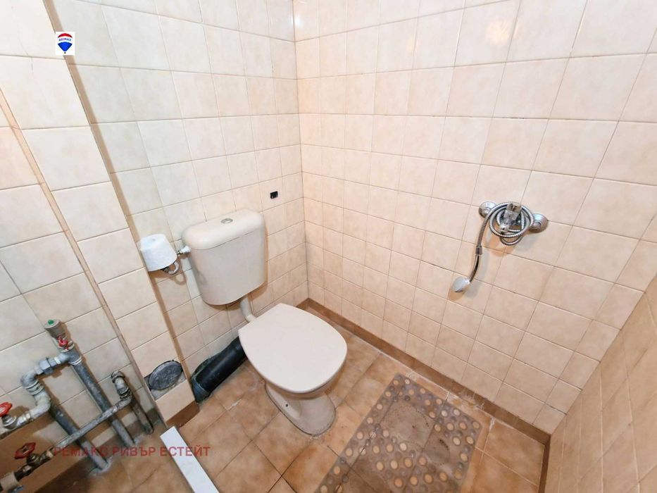 Дава се под наем Тристаен апартамент в Русе, Ялта - 95 кв.м за 408 € - Снимка #14