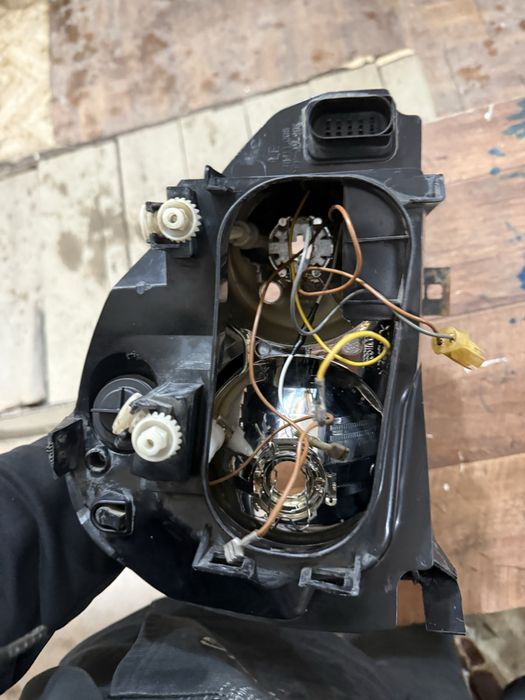 Фара приора 1 левая оригинал бош