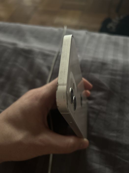 Продаю Iphone 12