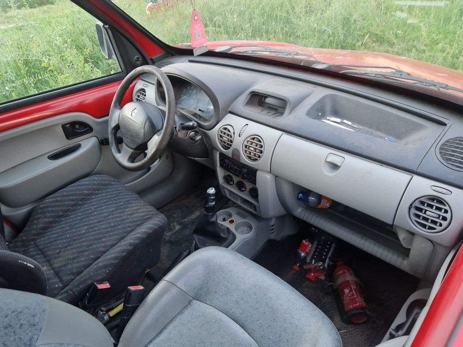 Dezmembrez renault kango