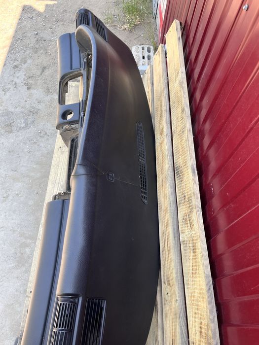 На ауди 100 с4 торпеда панель