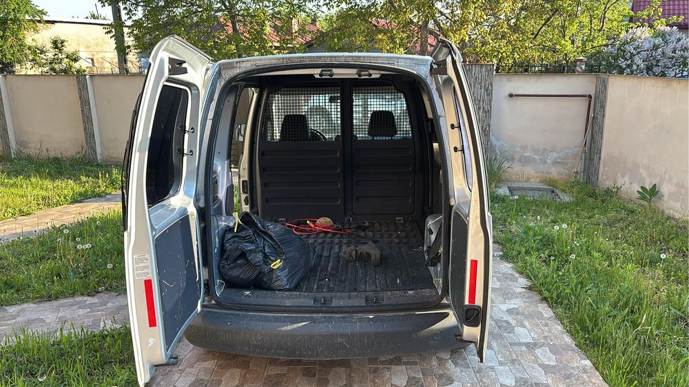 Vand autoutilitare Vw cady in stare buna de fumctionare .