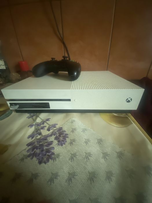 Vand xbox one 512 gb